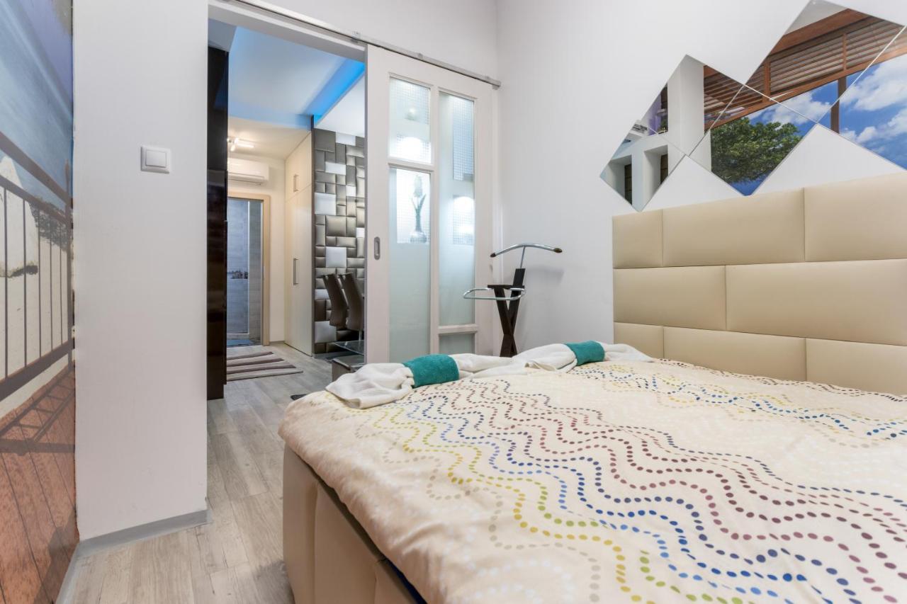 Fireworks Rakoczi Mini Apartment Budapest Exterior photo
